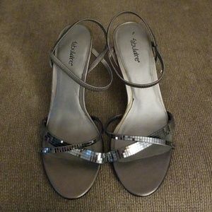 S-25 Fabulaire Size 8 heels